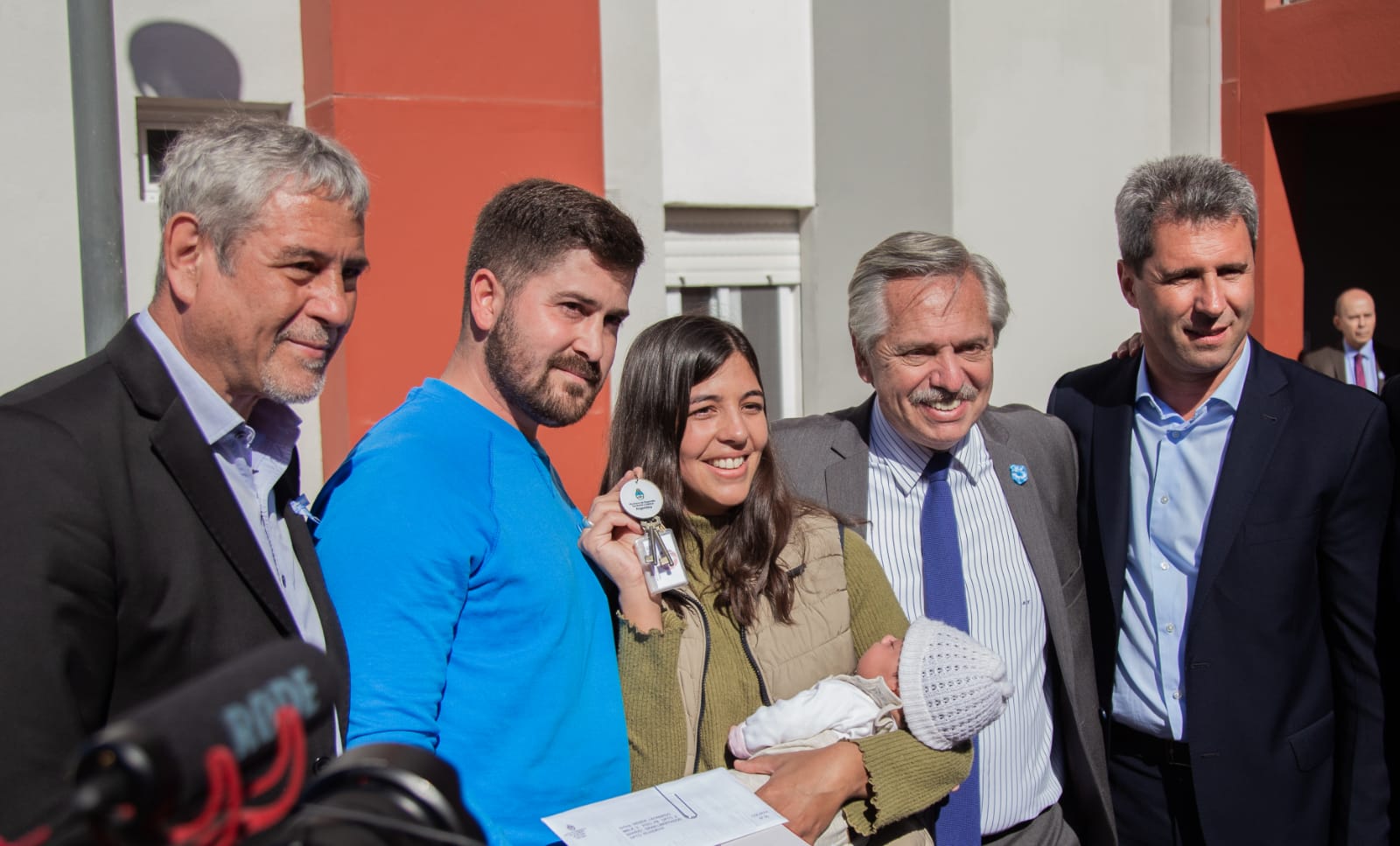 El presidente Fernández acompañó a Sergio Uñac en la entrega del barrio Gran Libertador