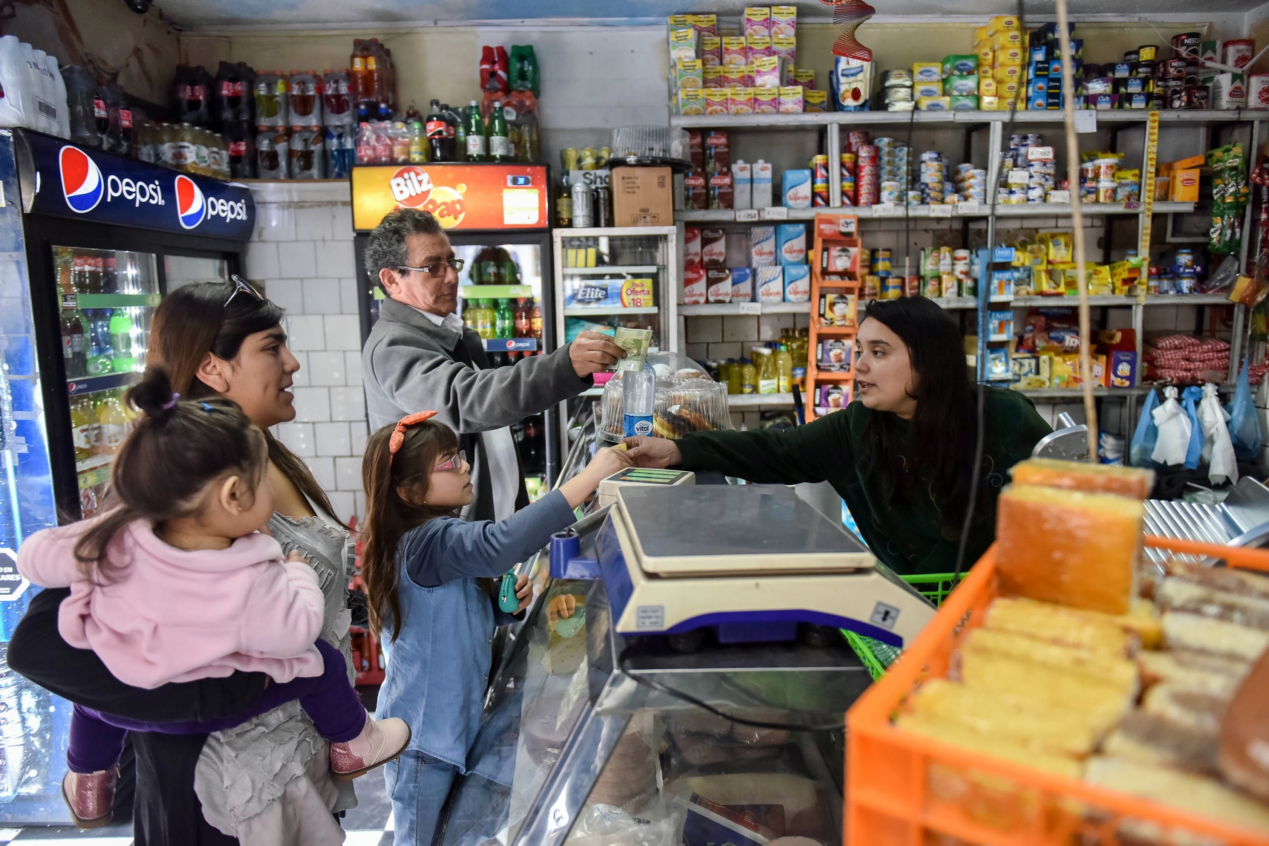 San Juan ,flexibiliza que los almacenes abran sus puertas el día del Censo