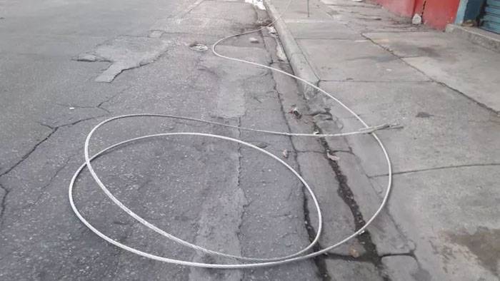 Caída de cables provoco accidente