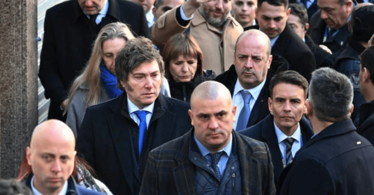 Javier Milei participó del acto por la AMIA: “No vamos a parar hasta que haya justicia”